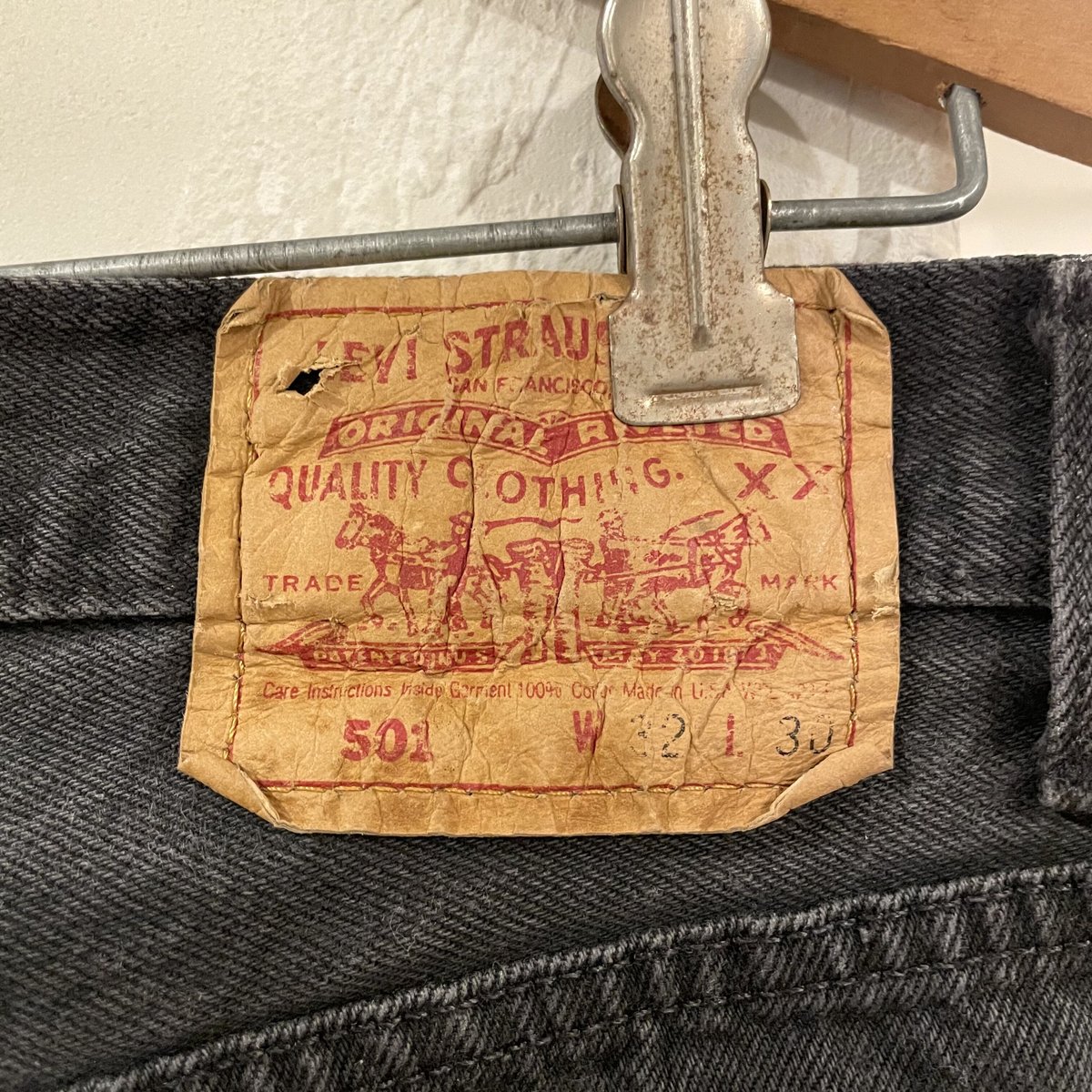 Levi's 501 90年代 後染めブラックデニム ボタン裏532 USA製 Levi's 501 90年代 後染めブラックデニム ボタン裏532 USA製