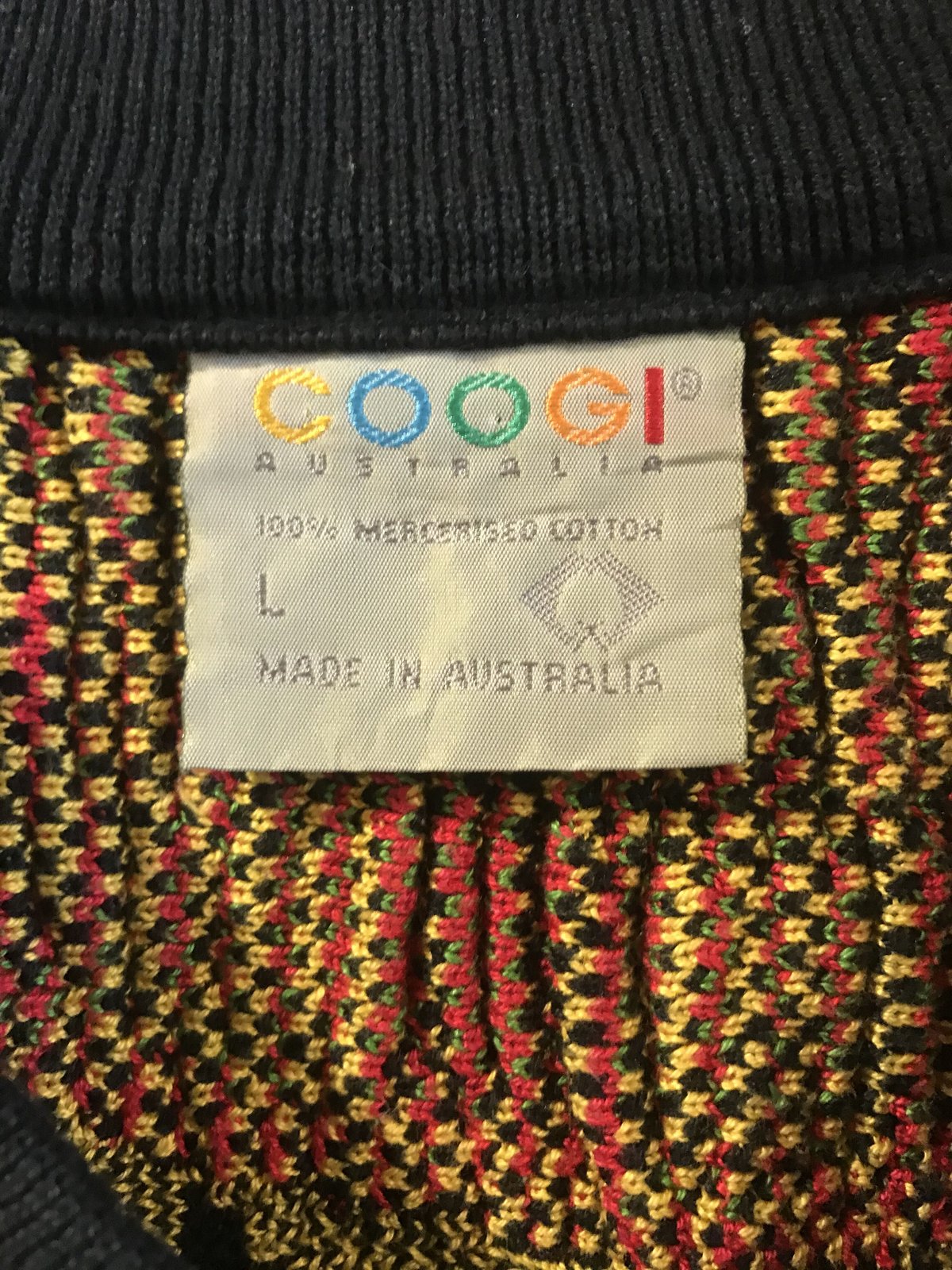 COOGI Vネックセーター 100%ウール COOGI 3Dニット Vネックセーター マルチカラー クージー | DUFF
