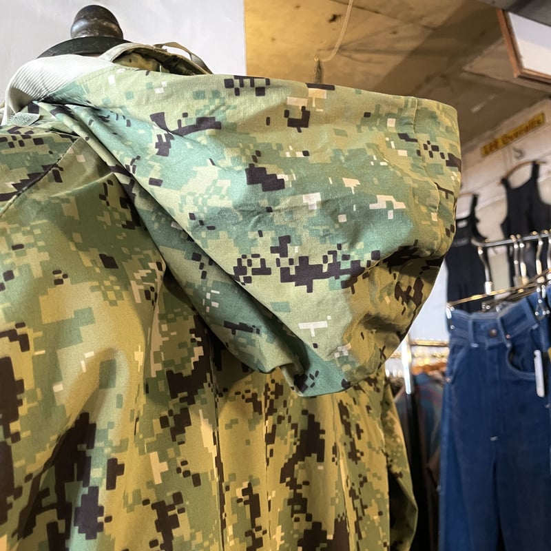 US NAVY GORE-TEX パーカー デジカモ ゴアテックスパーカー (S3495) |