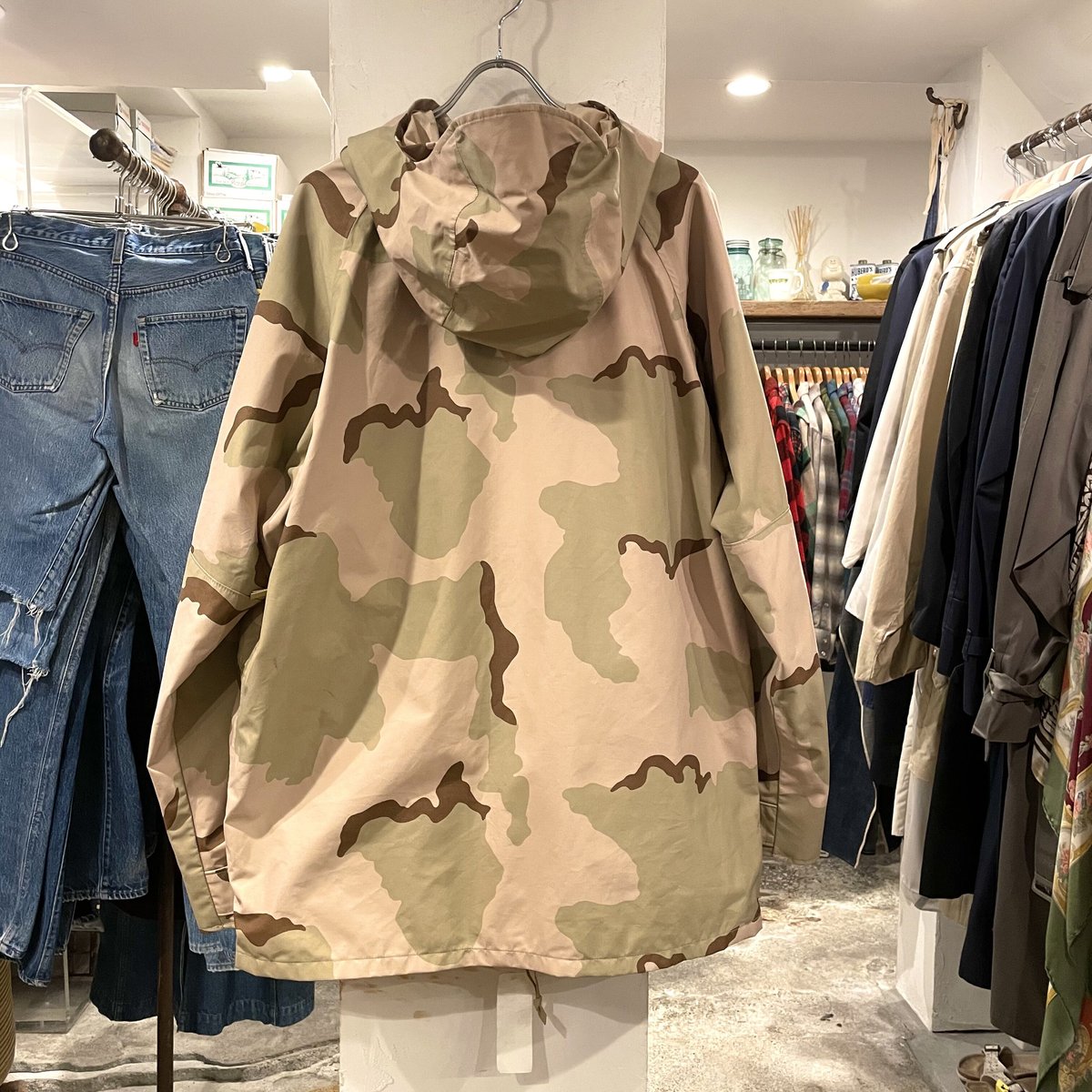 ECWCS ゴアテックスパーカー　デザートカモ　LARGE-REGULAR US ARMY ECWCS GORE-TEX パーカー デザートカモ DEAD STOCK