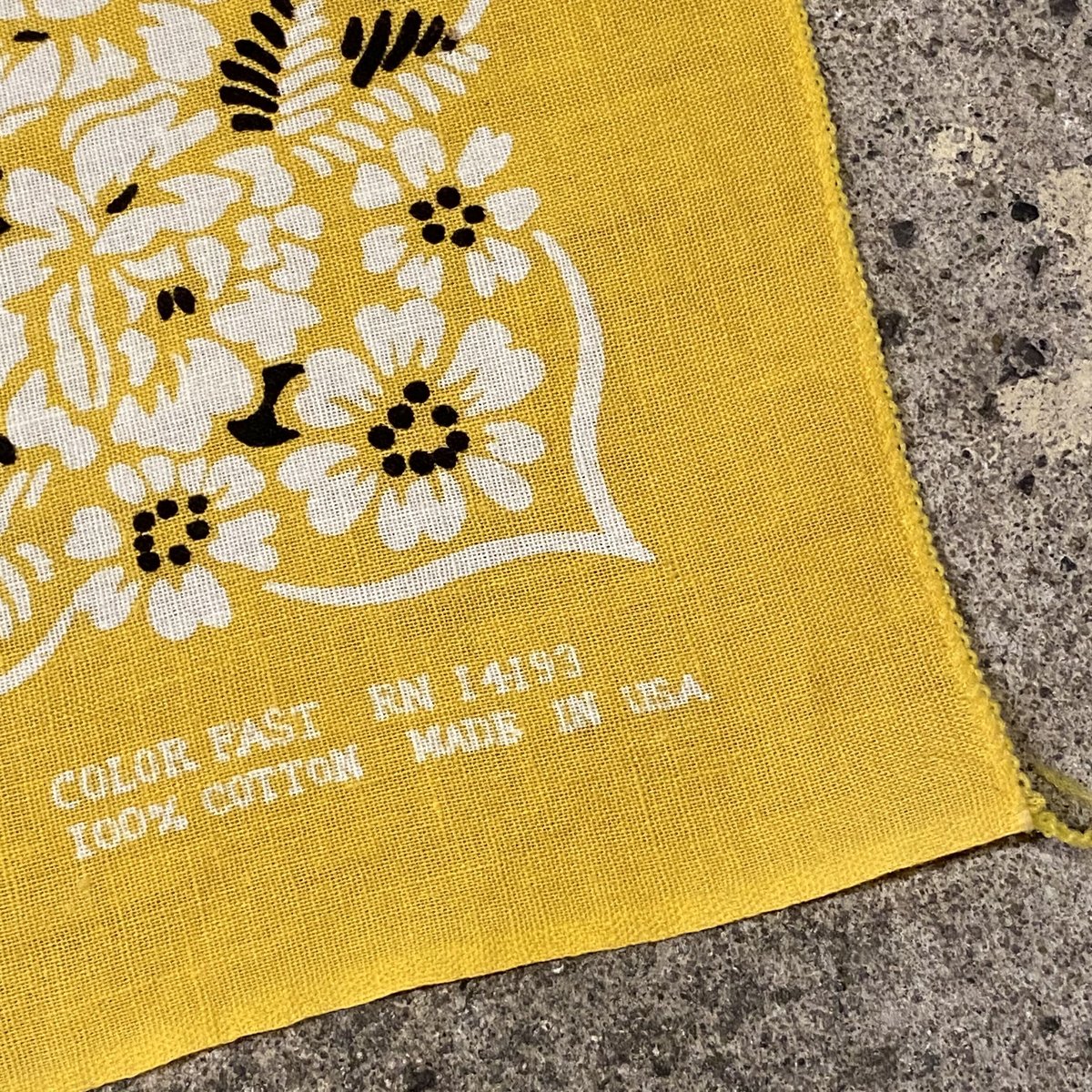アメリカ製　ヴィンテージバンダナ Bandana ヴィンテージバンダナ USA製 70s フラワープリント