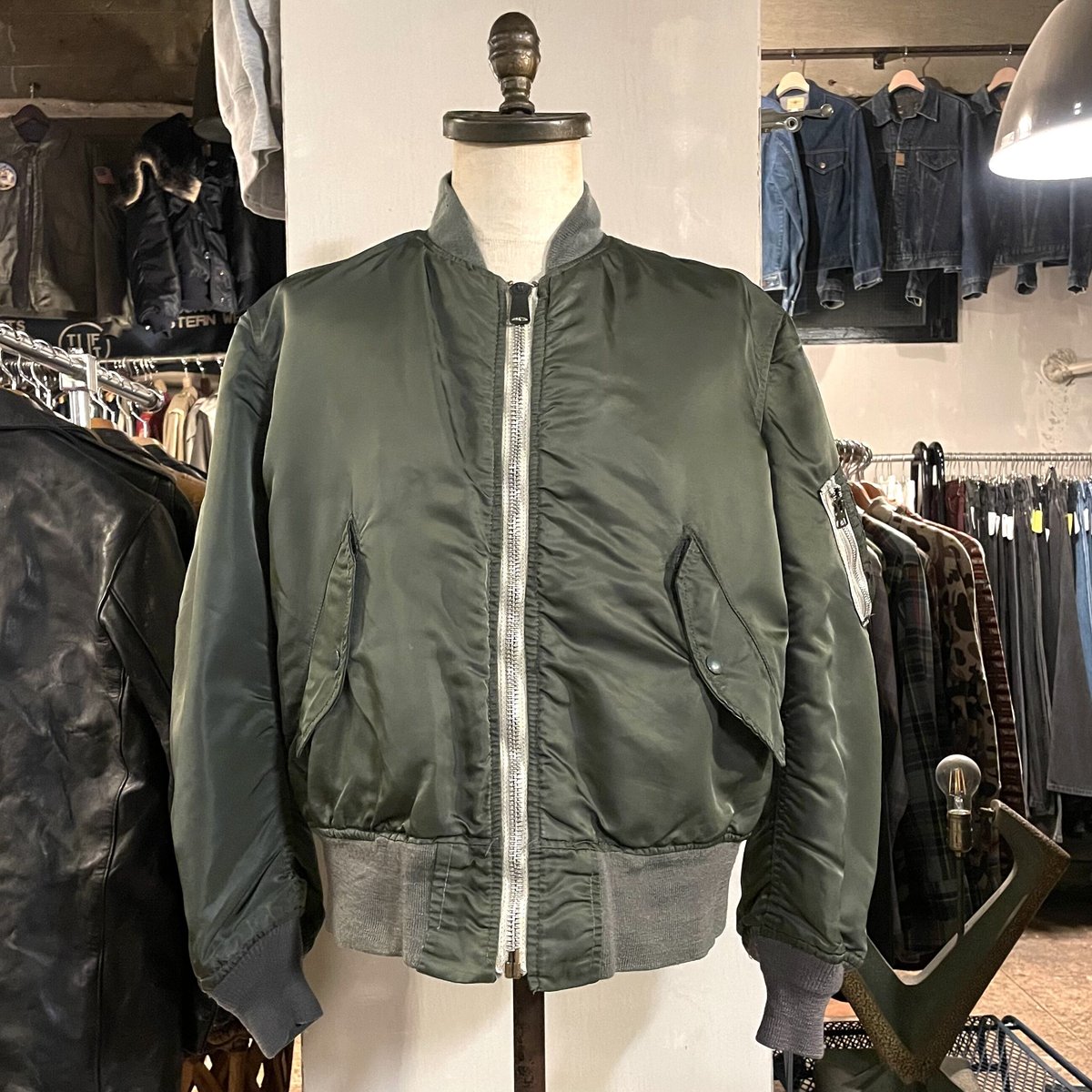 90s ALPHA MA-1 フライトジャケット 民間 ミリタリージャケット 90s ALPHA MA-1 フライトジャケット 民間 ミリタリージャケット
