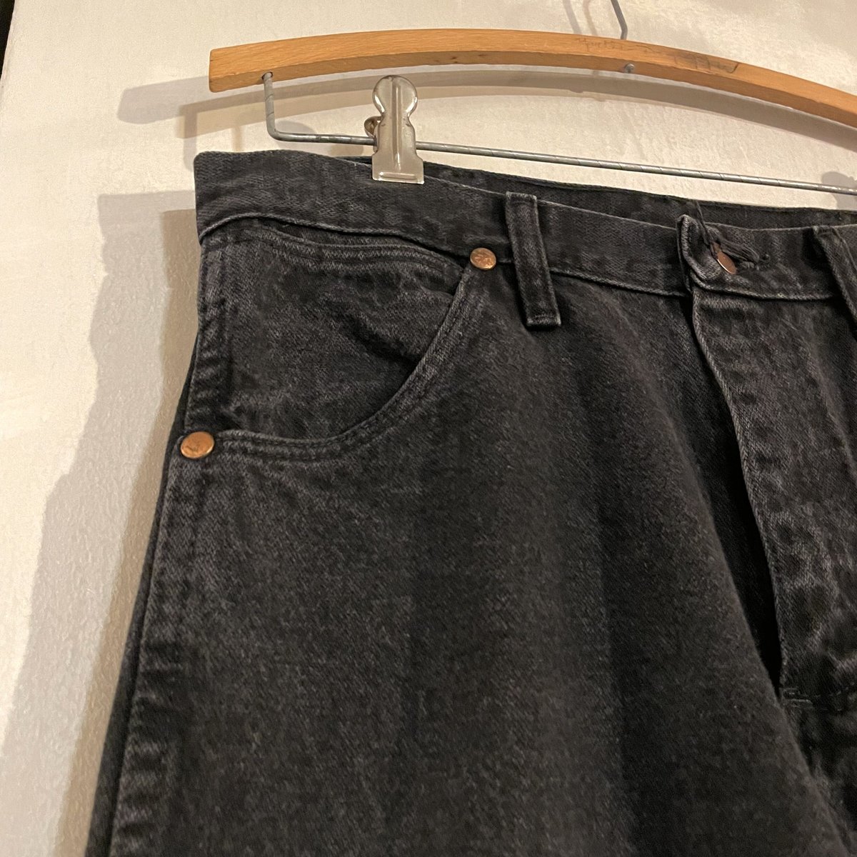 Wrangler 13MWZWK ブラックデニム パンツ 31×32 ラングラー