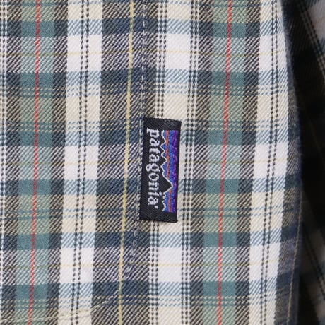 patagonia　チェック柄　ロングスリーブシャツ　両ポケット　パタゴニア　(Y0151)