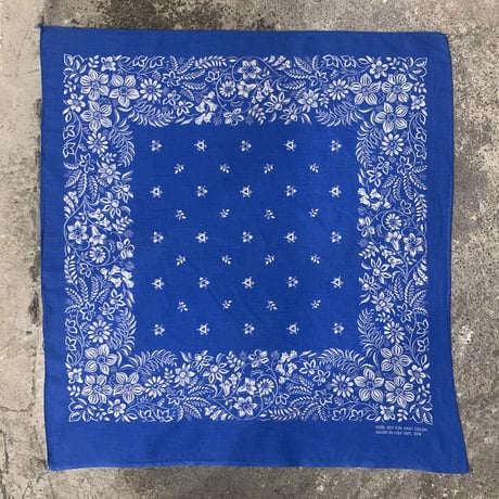 Bandana　ヴィンテージバンダナ　コバルトブルー　USA製　フラワープリント　186