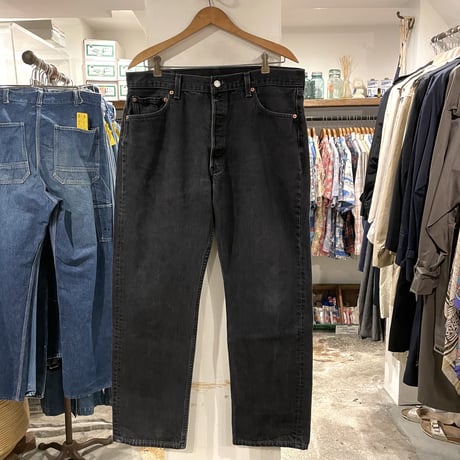 Levi’s 501　後染めブラックデニム　ボタン裏553　USA製　2002年　リーバイス501　(S0940)
