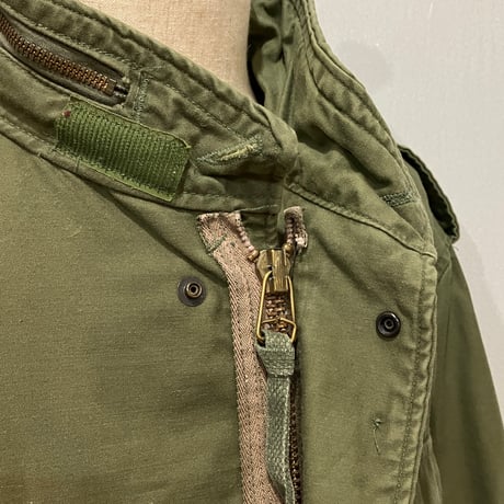 80s　US MILITARY　M-65 FIELD JACKET　3rd Type　フィールドジャケット　Size L-S　ブラスジップ　ミリタリージャケット　1980年　(S4977)