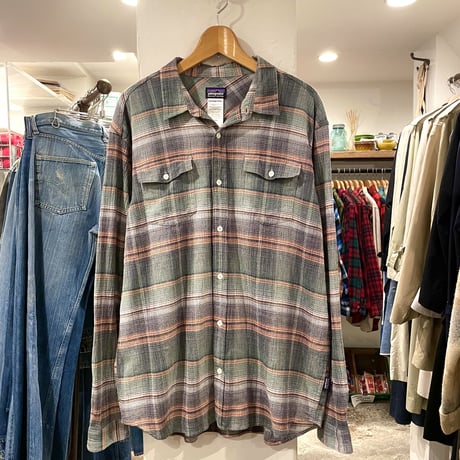 patagonia　ロングスリーブ・ステアーズマン・シャツ　オーガニックコットン　パタゴニア(S0689)