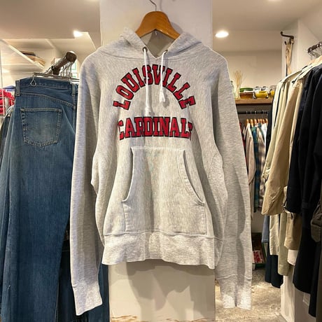 SKM GAME READY　USA製　リバースウィーブタイプ　スウェットパーカー　" LOUISVILLE CARDINALS "　ロゴプリント　Ｍサイズ　(S0658)