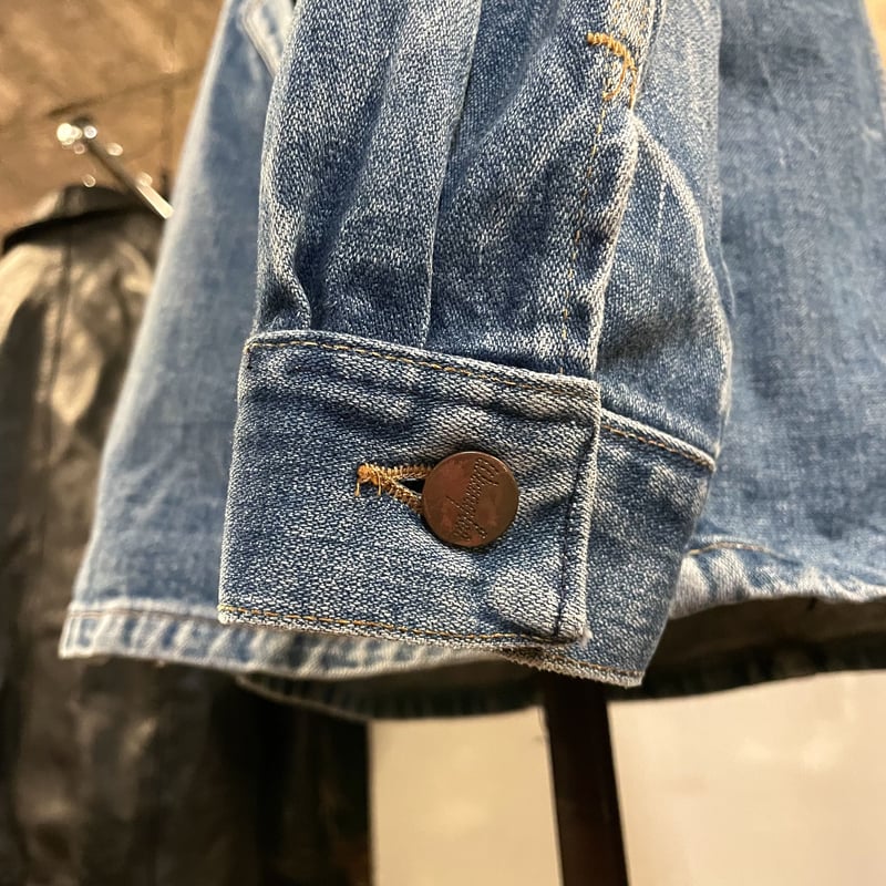 【Wrangler】ヴィンテージデニムジャケット 70s Wrangler デニムジャケット USA製 ロング丈 ハチノス 4つ