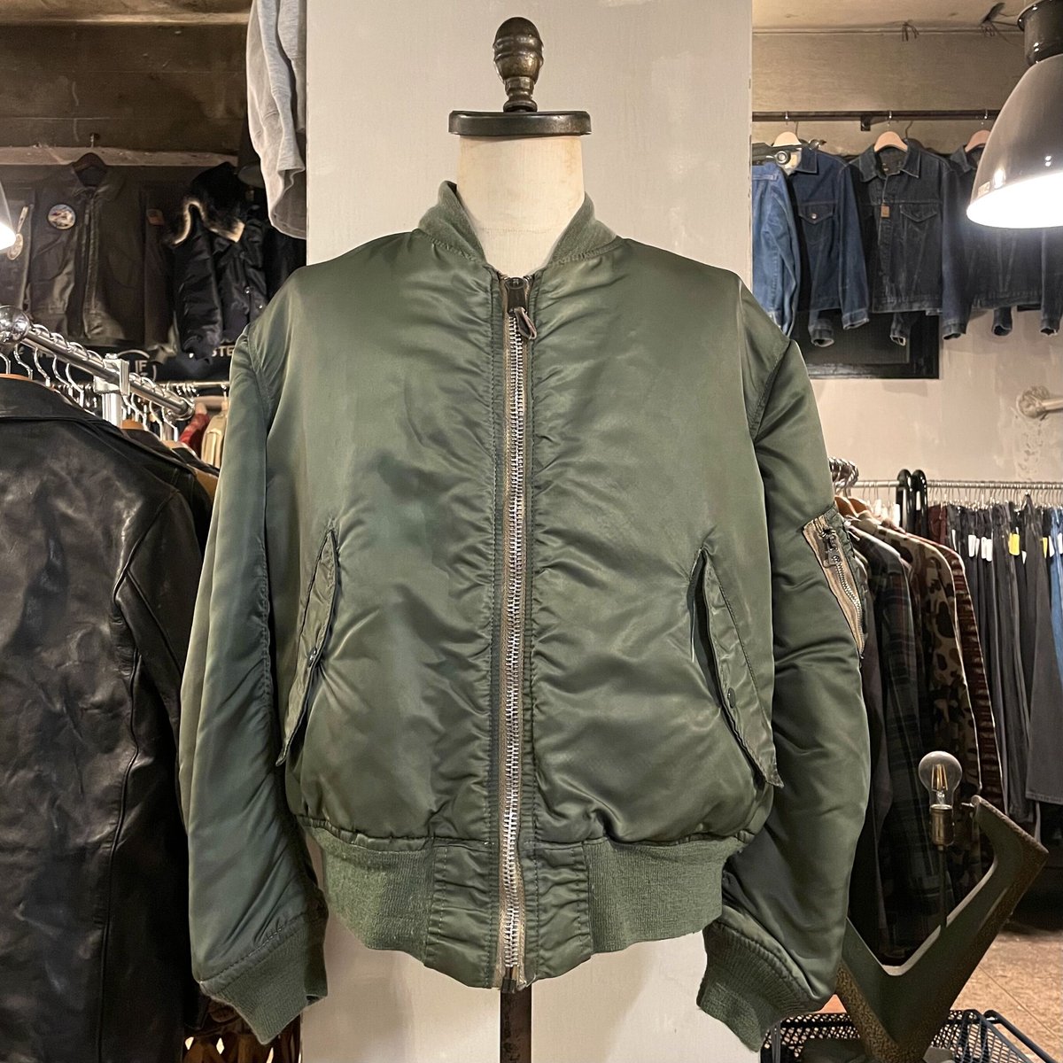 90s ALPHA MA-1 フライトジャケット 民間 ミリタリージャケット 90s ALPHA MA-1 フライトジャケット 民間 ミリタリージャケット