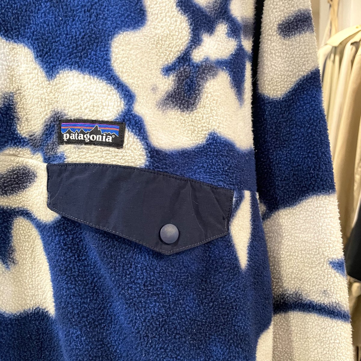 patagonia シンチラスナップT 総柄 トロピカル Sサイズ patagonia シンチラスナップT 総柄 トロピカル Sサイズ