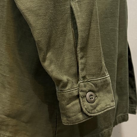 70s　US ARMY　ユーティリティシャツ　Size 16½　シャツ袖　OG 107 COTTON SATEEN　ミリタリーシャツ　1973年　(S5139)