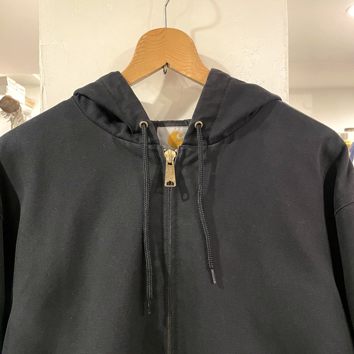 Carhartt アクティブジャケット　ブラック　XL carhartt アクティブジャケット XL 黒 ダック地 ワークジャケット