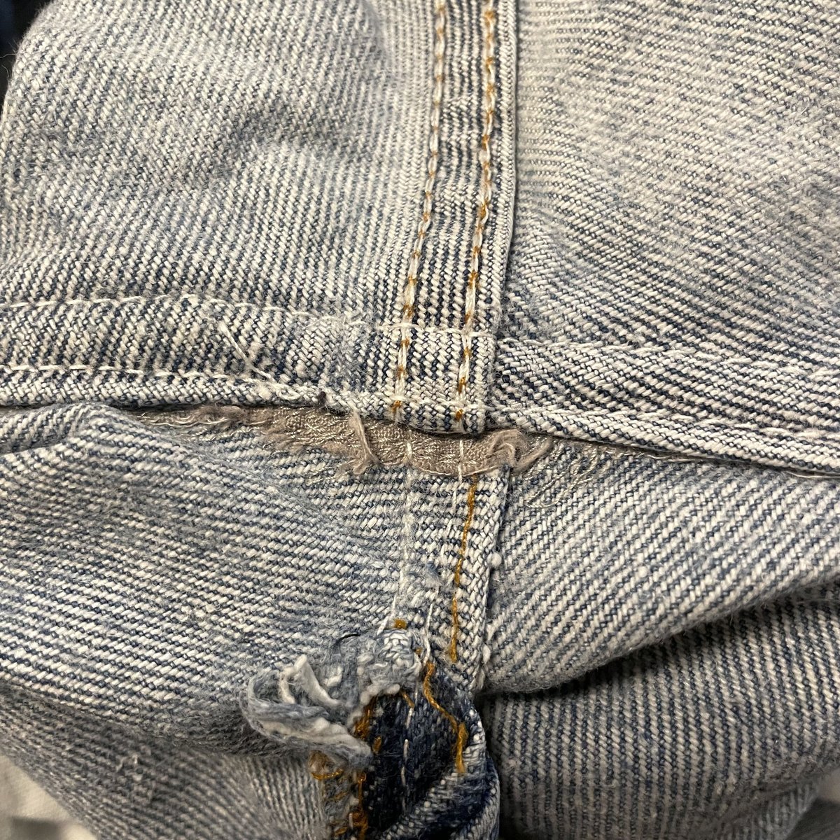 リーバイス　501 W32 / L32 LEVI'S 501 Jeans Men's W32/L32 Straight Leg Whiskers Faded