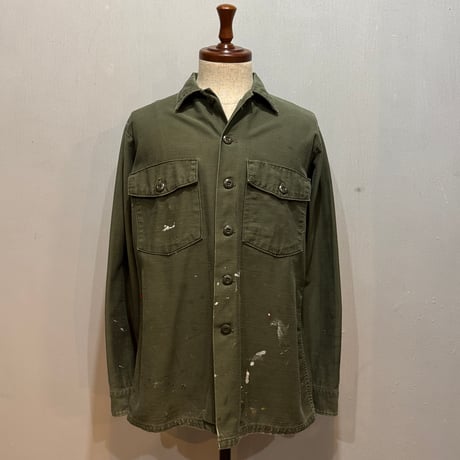 70s　US MILITARY　ユーティリティシャツ　シャツ袖　15½　シャツ袖　OG 107 COTTON SATEEN　ミリタリーシャツ　ペンキ飛び　1974年　(S5137)