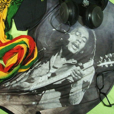 【スモークの中、嗚呼 Bob Marley 】ボブマーレーＴシャツボブ・マーリーＴシャツ【サイズ：M 】【５０００円以上で】送料無料　Ｔシャツ　メンズ　半袖　レゲエ　ラスタ　Ｔシャツ　ボブマーリーＴシ