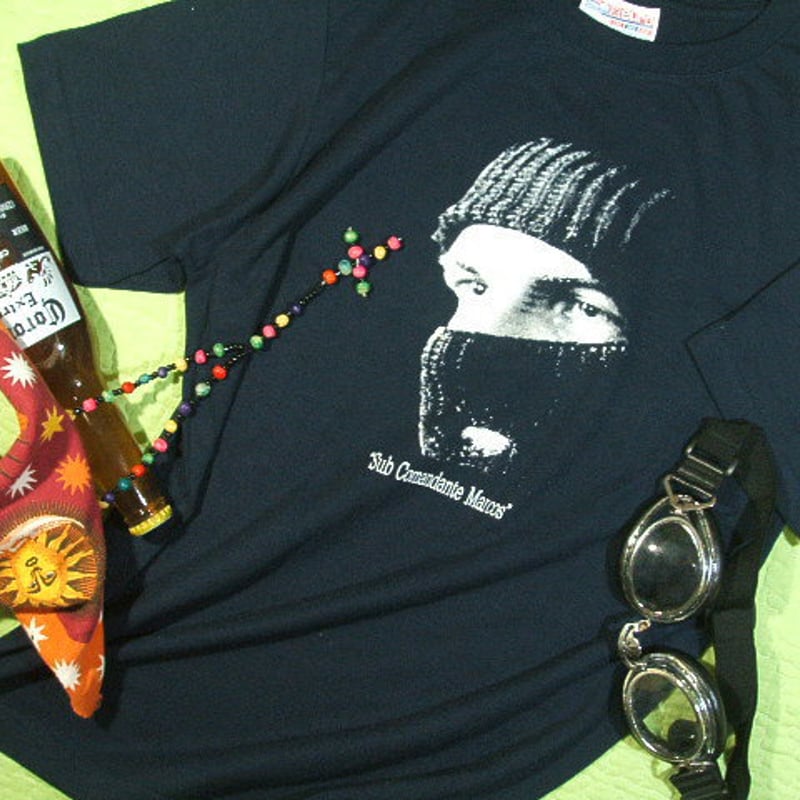 定番復活！闇に浮かぶマスク】マルコスTシャツマルコス＆EZLN