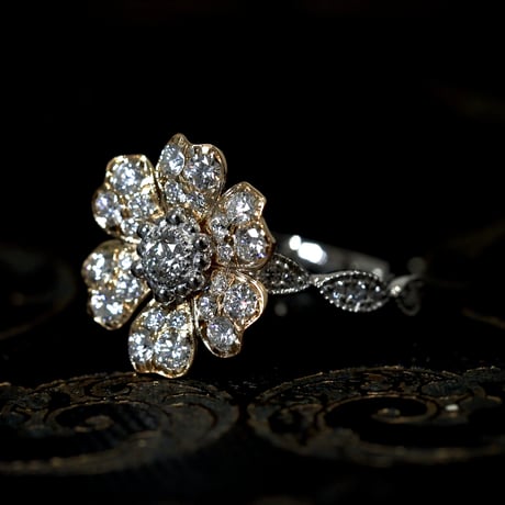 Diamant Églantine 花びらK18YG/中心・アームPT　ダイヤモンド