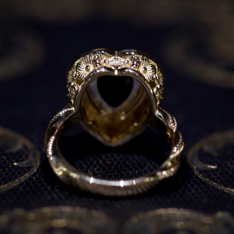 特別コレクション〉Cadeau ďamour K18CG＋PT ブラックオパール | May 