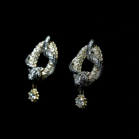 Zoé lune ピアス 月K18YG,ヘビPT  ダイヤモンド