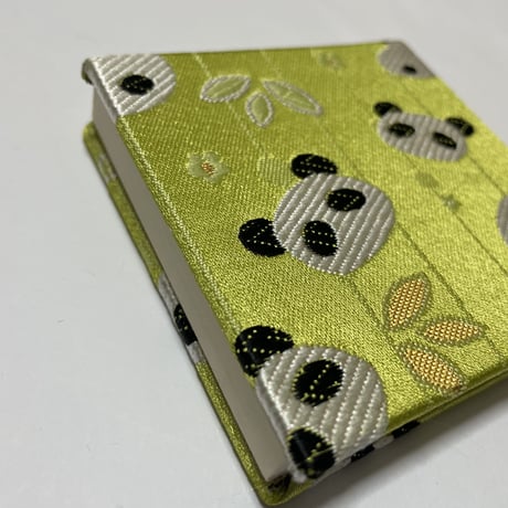 【新商品】キューブ 8×8センチ 24山 きなり和紙   メロン🍈🐼　バンド付き