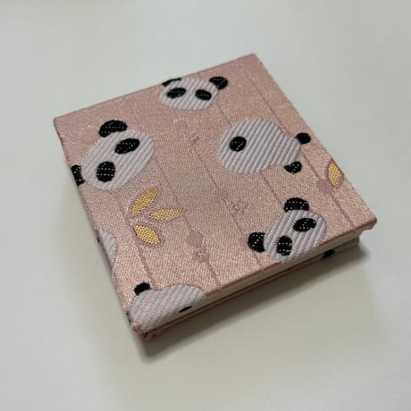 【新商品】キューブ   ピンクぱん🐼　8×8センチ  24 山   きなり和紙　バンド付き