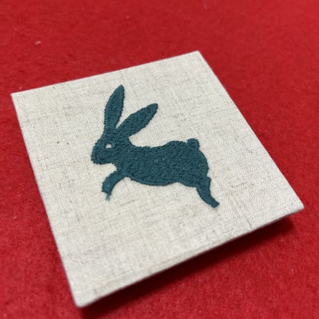 キューブ【8×8ｾﾝﾁ】刺繍うさぎさん　きなり和紙　24山　バンド付き
