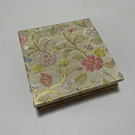 【新商品】キューブ 8×8センチ 24山 きなり和紙
