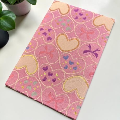 通常御朱印帳　金襴生地【ハート🎀】18×12㍉　24山　 バンド付き