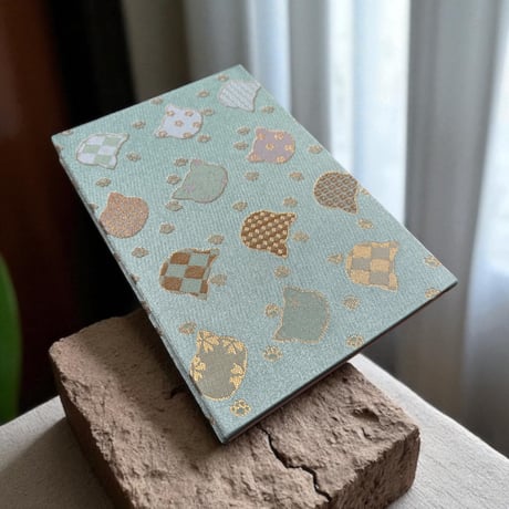 【即日発送・新商品】通常御朱印帳　ミント💚ねこちゃんシルエット🐱🐈‍⬛⸒⸒⸒⸒ 🐾❤︎  18×12㌢　24山　バン 付き