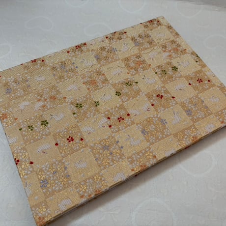 金襴生地のB5見開き御朱印帳  24山　nene  バンド付き