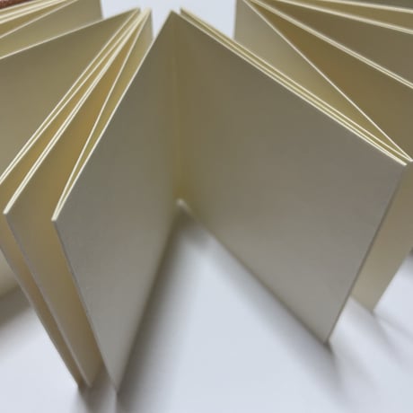 【新商品】キューブ 8×8センチ 24山 きなり和紙　バンド付き