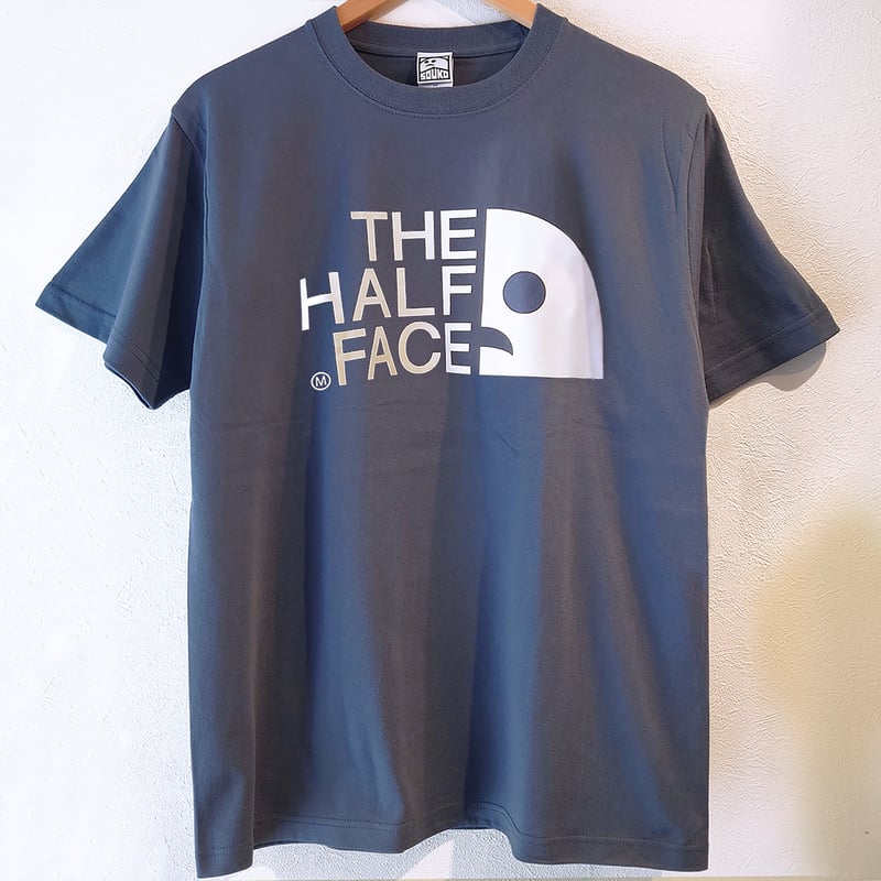 離婚伝説Tシャツヘイジーネイビー ハーフフェイスマブイくん（ヘイジーネイビー） | SOUKO