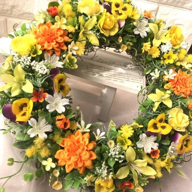 マリーゴールド＊ビオラ＊薔薇＊春のオレンジイエローリース | Happy