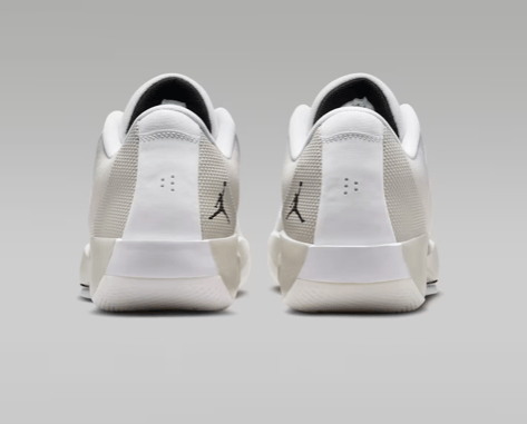 ナイキジョーダンルカ HF0819-103 ホワイト NIKE（ナイキ） NIKE JORDAN ジョーダン ルカ 77 PF レディース メンズ