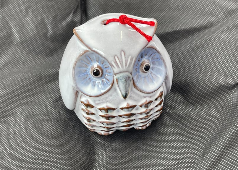 陶土鈴 トガリ耳フクロウ（大） | ギャラリー梟 オンラインショップ