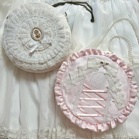 Round shoulder bag