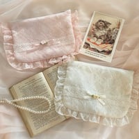 lace frill zipper pouch ①