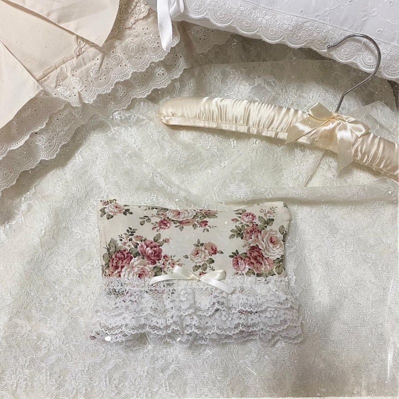 Lace zipper pouch | Chape.