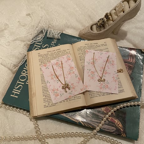 ribbon gold necklace (B)