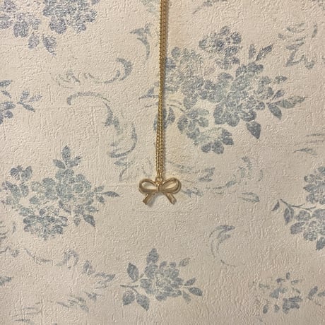 ribbon gold necklace (B)