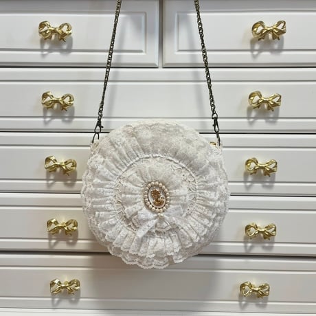 Round shoulder bag