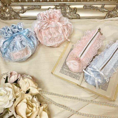Marshmallow lace pouch