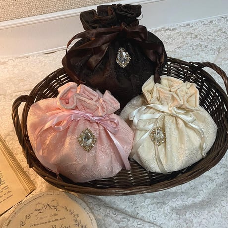 Marshmallow lace drawstring pouch(chocolate)
