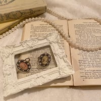 stone cameo ring