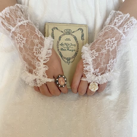 stone cameo ring