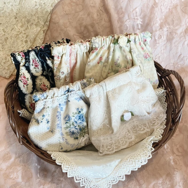 マニー　花柄キルティング収納ポケット マニー 花柄キルティング収納ポケット Flex frame pouch (gather ver