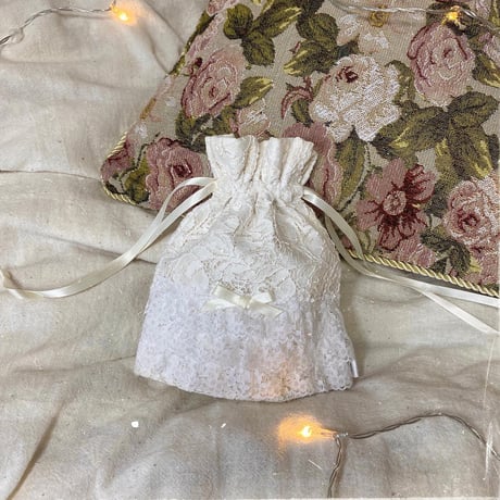 Mini lace drawstring pouch③