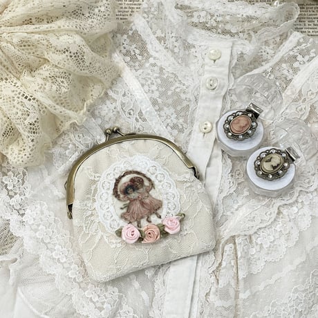 victorian rose clasp pouch
